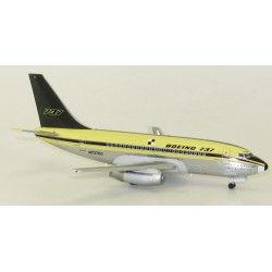 Модель самолета Boeing 737-100 Модель самолета Boeing 737-100