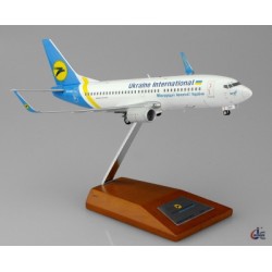 Модель самолета Boeing 737-300 МАУ Модель самолета Boeing 737-300 МАУ
